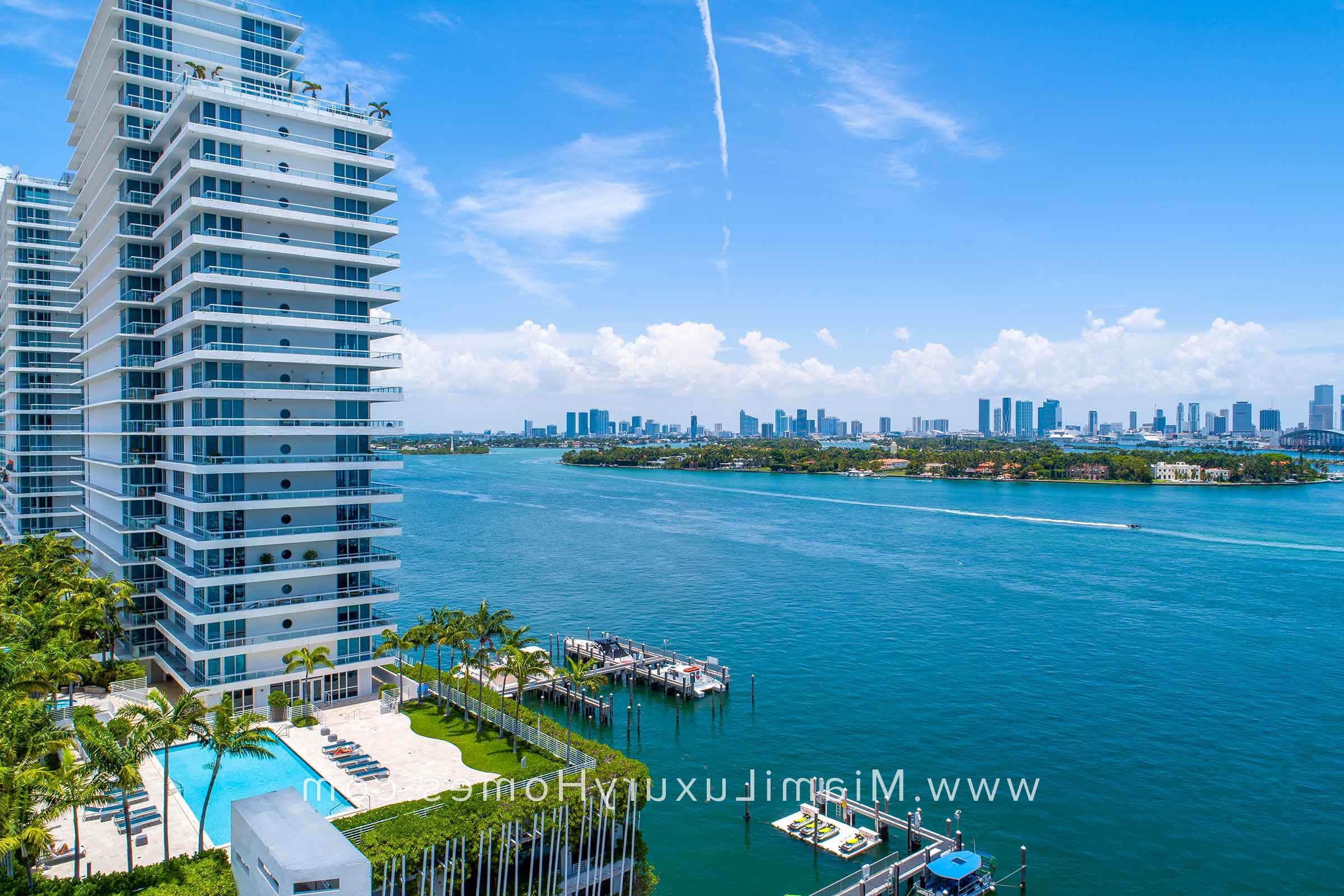 Bentley Bay Condos Pool